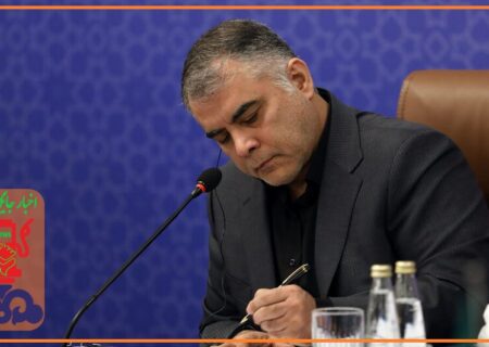 حضور کارکنان صنعت نفت در مراسم تشییع پیکر رهبر شهید انقلاب